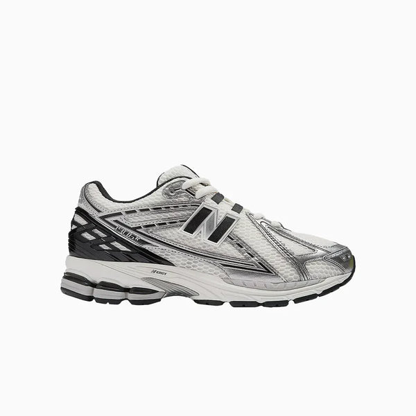 New Balance 1906R "Silver Metallic Black"